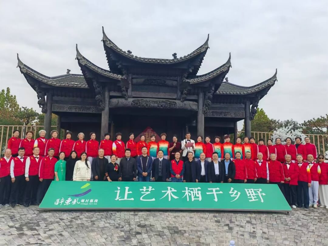 正青春大型公益红歌盛典走进醉东风